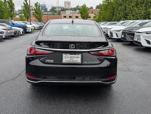 2024 Lexus ES 250 Base