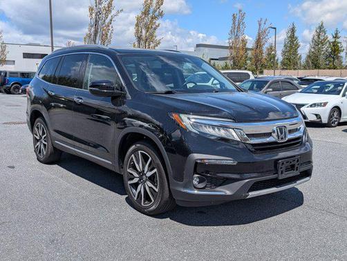 2022 Honda Pilot Touring 8-Passenger
