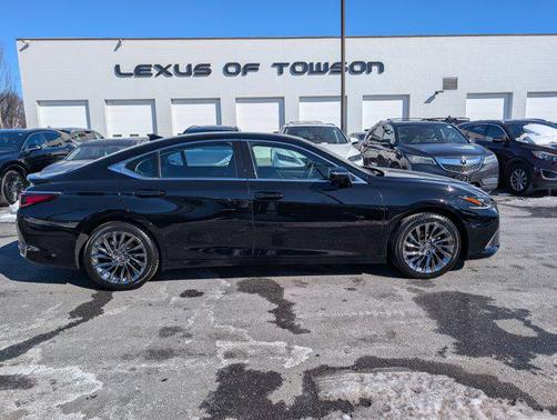 2024 Lexus ES 300h Ultra Luxury