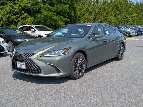 2025 Lexus ES 300h Base