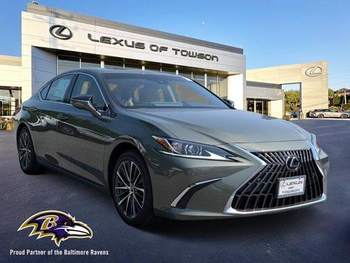 2025 Lexus ES 300h Base