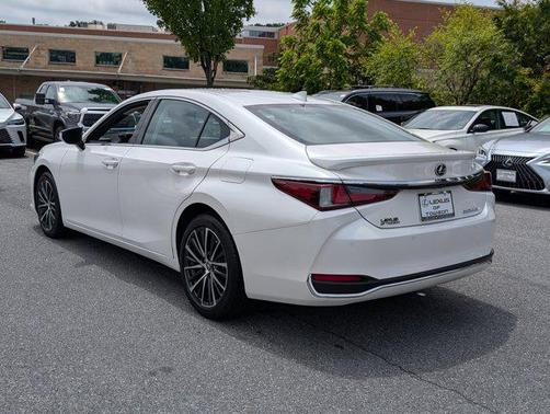 2024 Lexus ES 300h Base