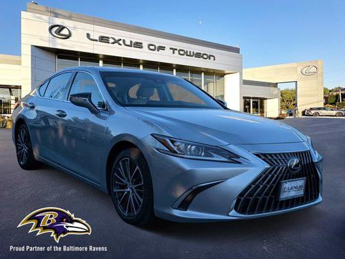 2025 Lexus ES 300h Base