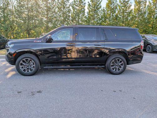 2023 Chevrolet Suburban 4WD Z71