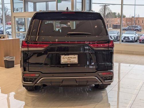 2026 Lexus LX 700h F SPORT Handling