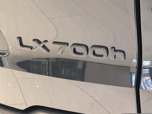 2026 Lexus LX 700h F SPORT Handling