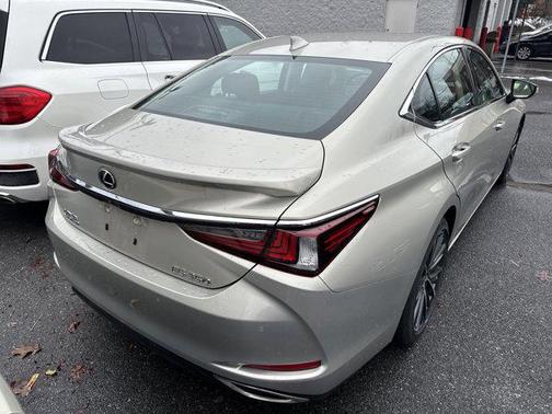 2022 Lexus ES 350 Base
