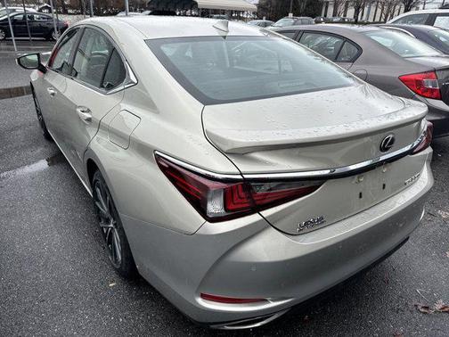 2022 Lexus ES 350 Base