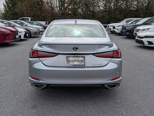 2022 Lexus ES 350 Base