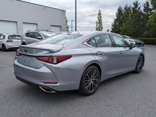 2022 Lexus ES 350 Base
