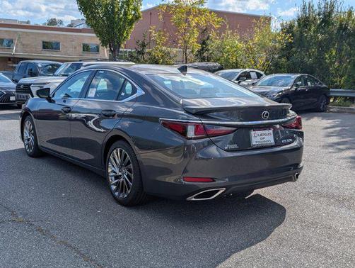 2025 Lexus ES 350 Ultra Luxury