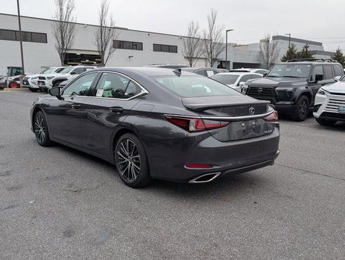 2025 Lexus ES 350 Base