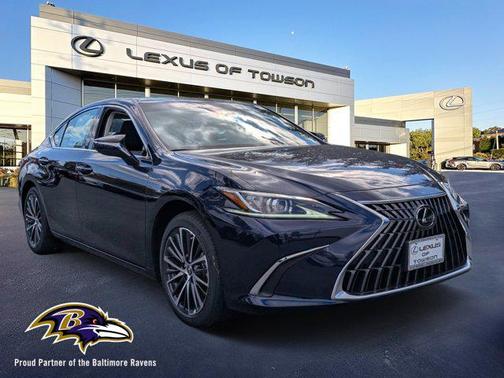 2025 Lexus ES 300h Base
