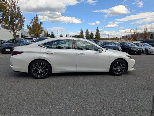 2022 Lexus ES 350 Base