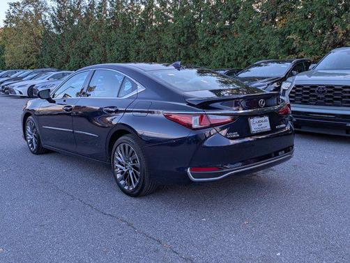 2024 Lexus ES 300h Ultra Luxury