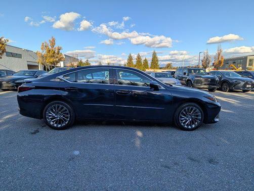 2024 Lexus ES 300h Ultra Luxury