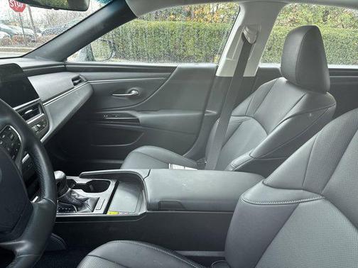 2025 Lexus ES 350 Base