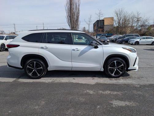2022 Toyota Highlander XSE