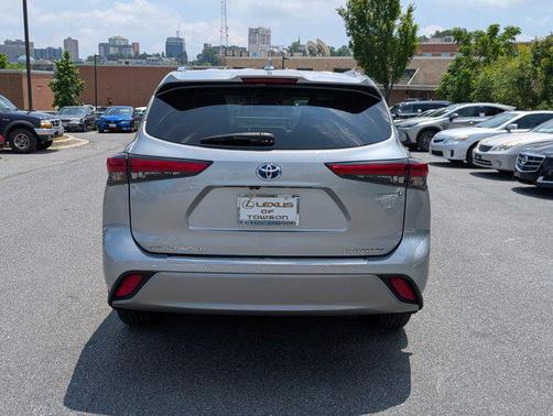 2021 Toyota Highlander Hybrid Platinum