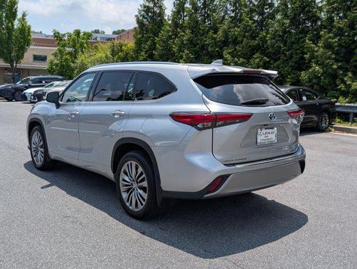 2021 Toyota Highlander Hybrid Platinum