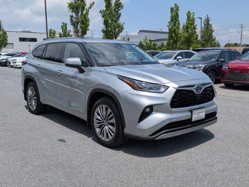 2021 Toyota Highlander Hybrid Platinum