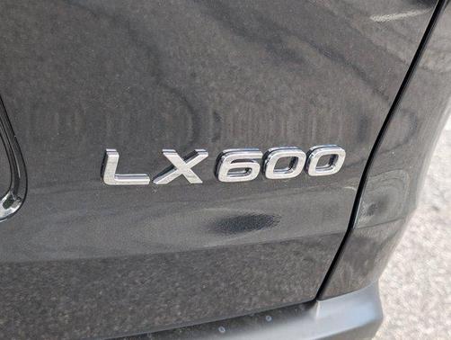 2025 Lexus LX 600 Luxury