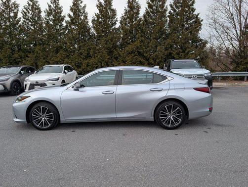 2024 Lexus ES 300h Base