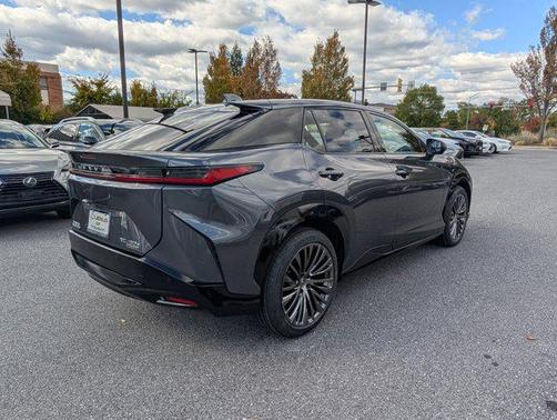 2023 Lexus RZ 450e Luxury
