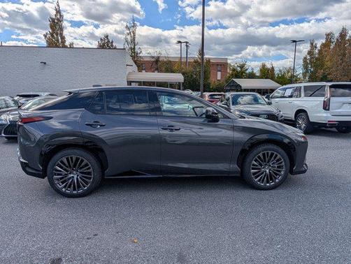 2023 Lexus RZ 450e Luxury