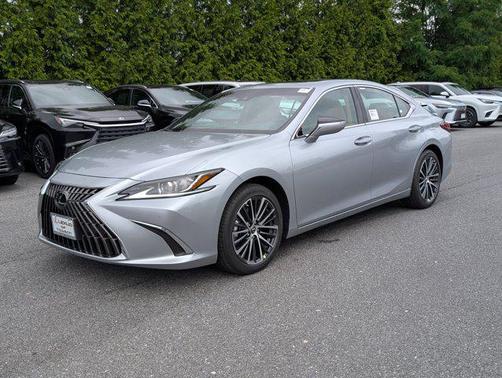 2025 Lexus ES 300h Base