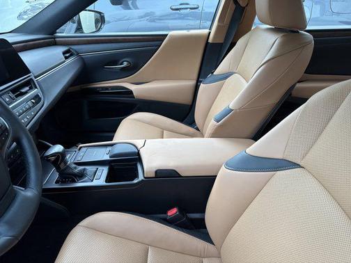 2022 Lexus ES 350 Base