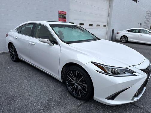 2022 Lexus ES 350 Base