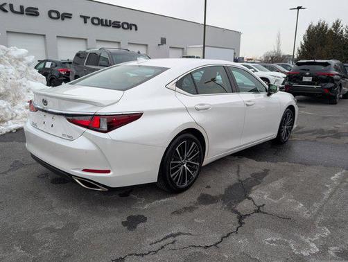 2025 Lexus ES 350 Base