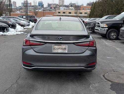 2019 Lexus ES 300h Base