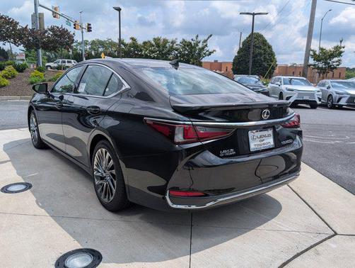 2025 Lexus ES 300h Luxury