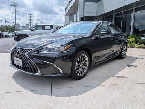 2025 Lexus ES 300h Luxury