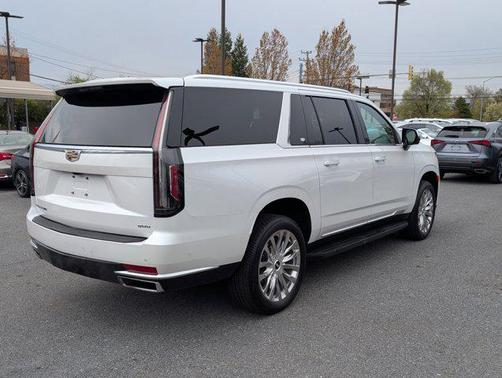 2022 Cadillac Escalade ESV Premium Luxury