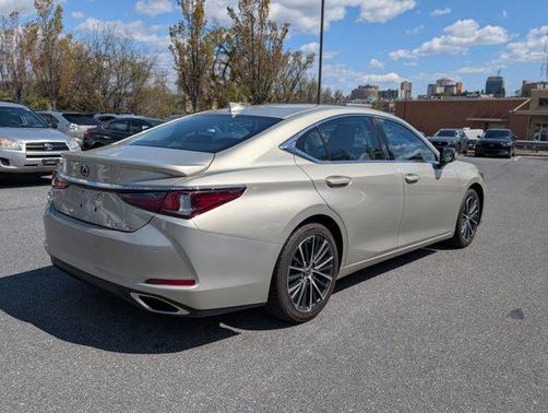 2022 Lexus ES 350 Base