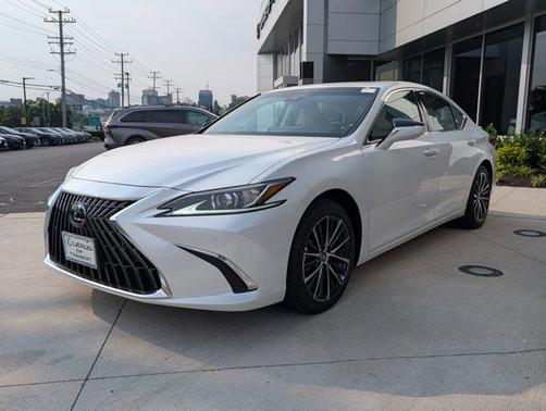 2025 Lexus ES 300h Base