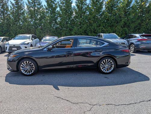 2025 Lexus ES 300h Ultra Luxury