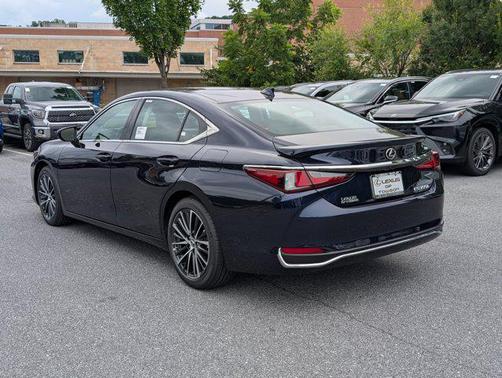 2025 Lexus ES 300h Base