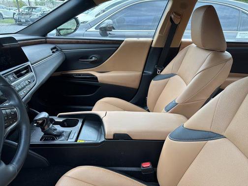 2025 Lexus ES 350 Base