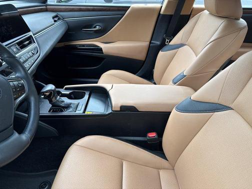 2025 Lexus ES 350 Base