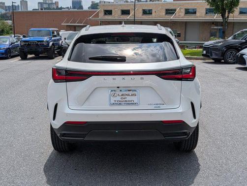 2024 Lexus NX 450h+ Luxury
