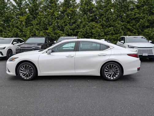 2024 Lexus ES 300h Luxury