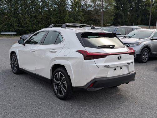 2025 Lexus UX 300h Premium