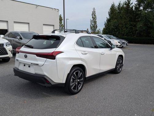 2025 Lexus UX 300h Premium