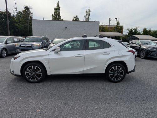 2025 Lexus UX 300h Premium