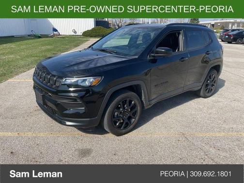 Diamond Black Crystal Pearlcoat 2022 Jeep Compass Latitude