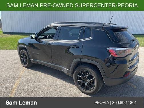 Diamond Black Crystal Pearlcoat 2022 Jeep Compass Latitude